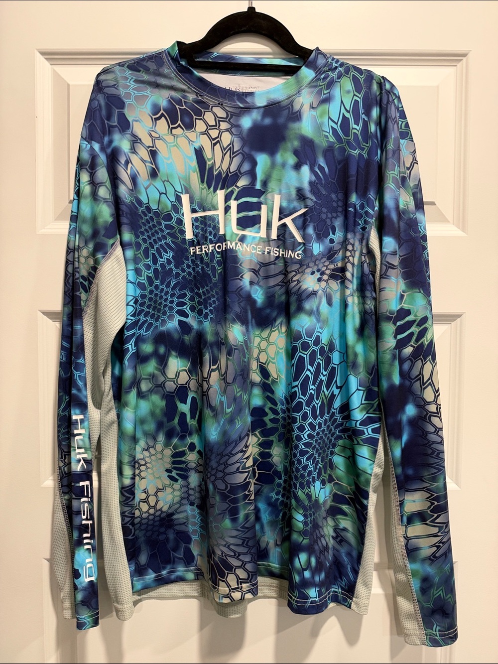Huk Long-Sleeve Performance Fishing Shirt - Blue Teal Navy